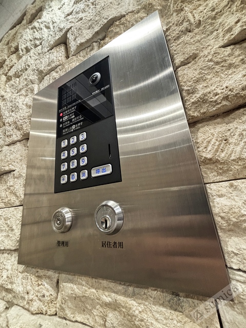 エントランス　オートロックで部外者はシャットアウト♪♪