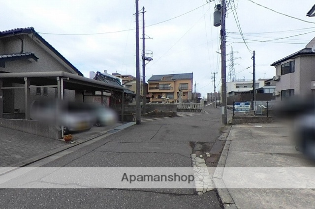 その他　前面道路（その他）まで0m