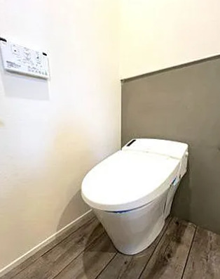 トイレ　別部屋の画像を使用しております。