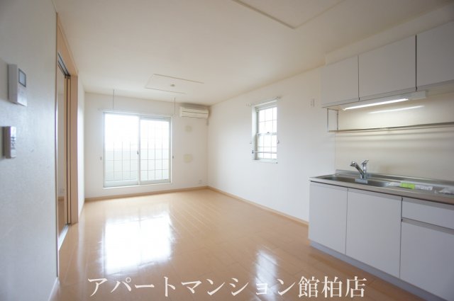 居室・リビング　※別号室参考写真です ※現況優先