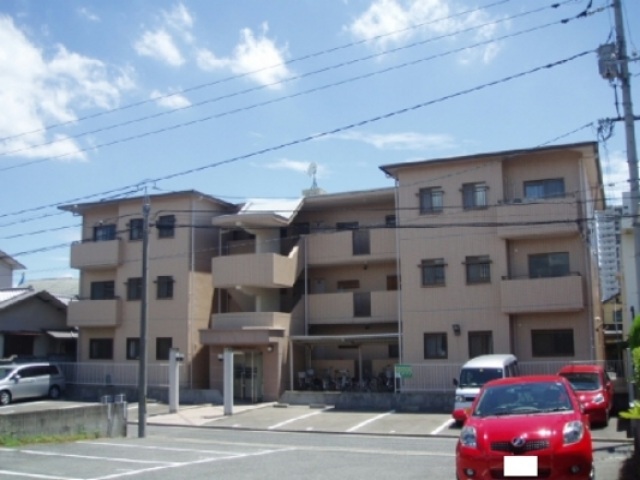 建物外観　建物エントランス側から☆