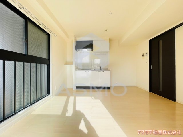 居室・リビング　同マンション別部屋参考写真