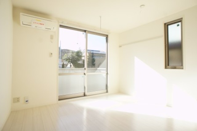 居室・リビング　南に面した室内は採光・通風に優れた心地よい空間です！