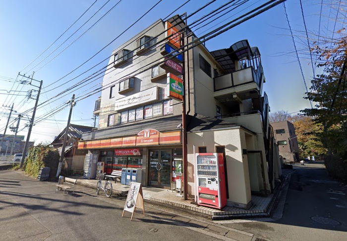 コンビニ　ヤマザキYショップ（コンビニ）まで550m