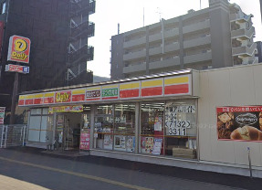 コンビニ　デイリーヤマザキ 柏たなか駅前店（コンビニ）まで984m