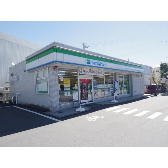 コンビニ　ファミリーマート岡谷塚間町店（コンビニ）まで214m