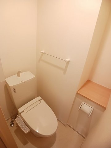 トイレ　落ち着いたトイレです