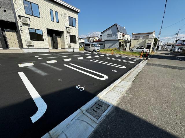 駐車場　駐車場