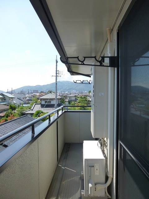 バルコニー　写真は303号室です（参考）