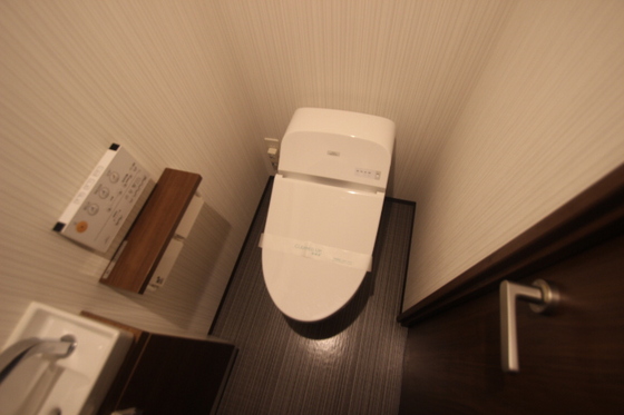 トイレ　※別部屋の写真です