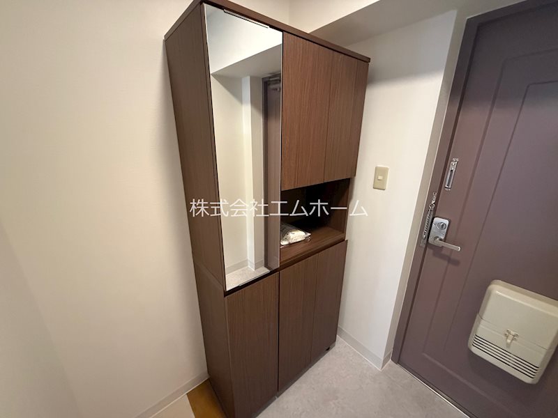 玄関　玄関　トールタイプシューズボックス付（収納充実してます）