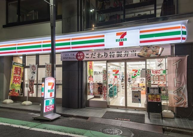 コンビニ　セブンイレブン代々木千駄ヶ谷4丁目店（コンビニ）まで89m