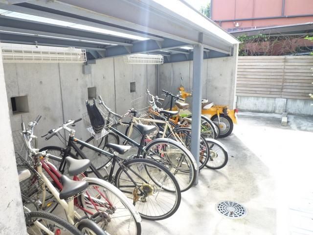 駐車場　★嬉しい屋根付駐輪場★