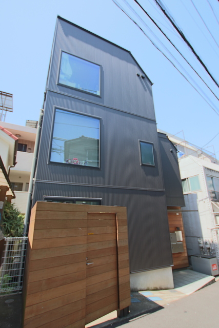 建物外観　撮影日：２０２５／４／２７