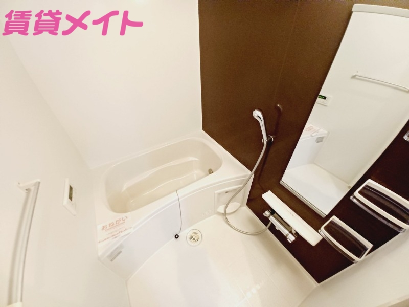 バス・シャワールーム　同型参考写真