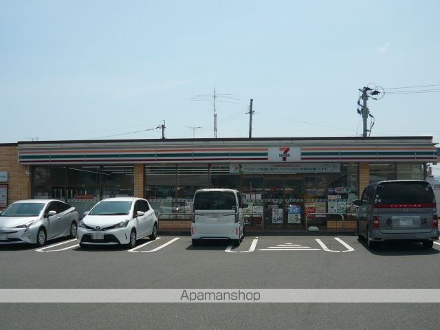 コンビニ　セブンイレブン大小路町店（コンビニ）まで700m