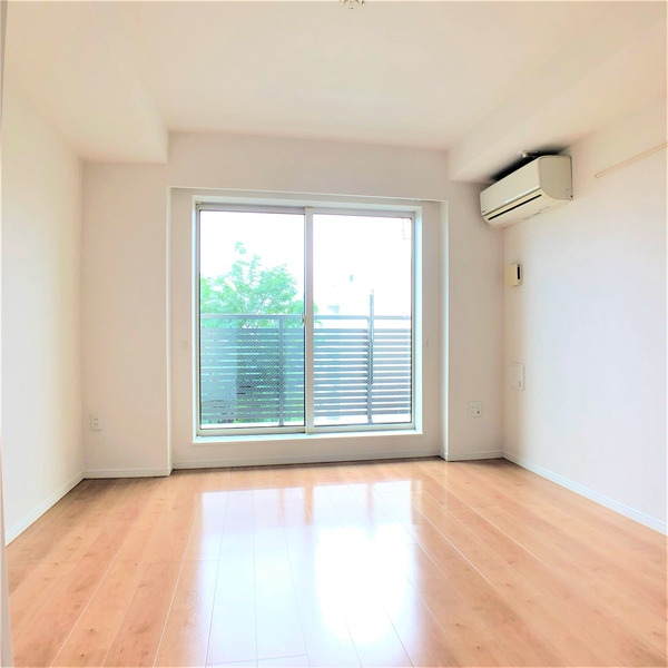 居室・リビング　開放感のあるゆったりとしたお部屋です♪