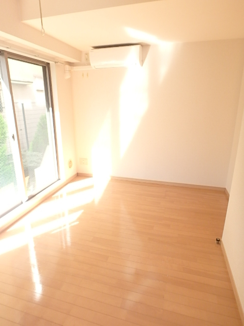 居室・リビング　明るいお部屋は気分も上がりますね