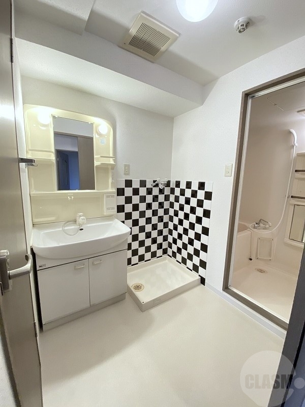 洗面設備　別部屋の参考写真