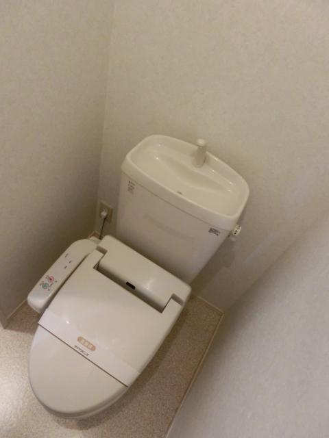 トイレ　冬でもあたたか温水洗浄暖房便座