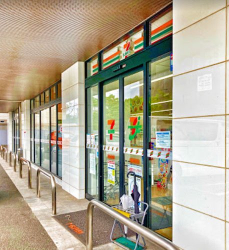 コンビニ　セブン-イレブン 豊橋東小田原町店（コンビニ）まで987m