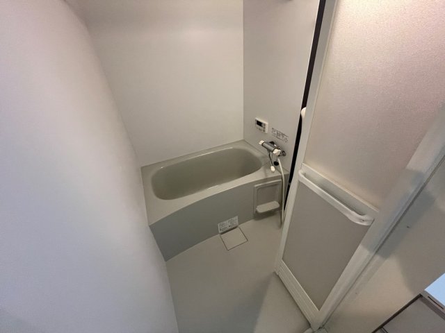 バス・シャワールーム　浴室乾燥機付きで便利です！