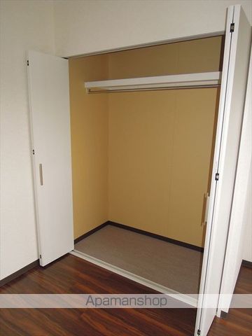 共立マンション小松里の内装写真