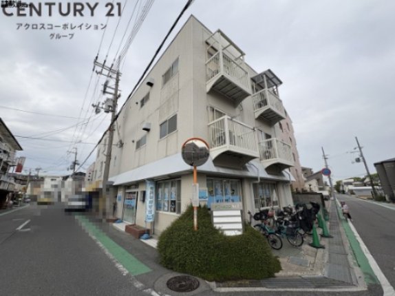 建物外観　閑静な住宅街にある鉄筋コンクリート造マンションです♪