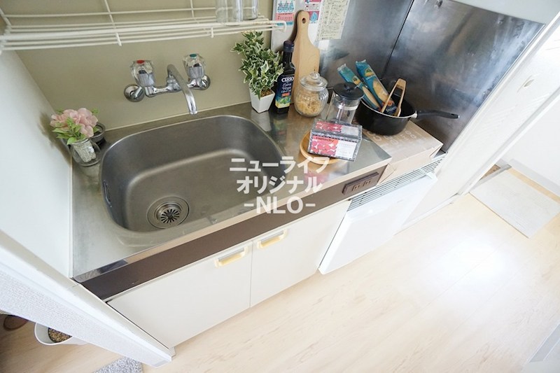 キッチン　お料理が楽しめるコンパクトキッチン※備品は撮影用です。