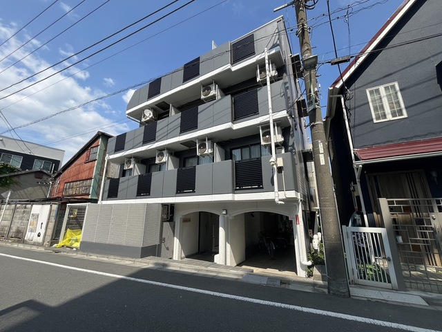 建物外観　丈夫で安心の鉄筋コンクリート造マンションです☆