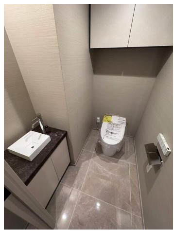 東京メトロ日比谷線 六本木駅 徒歩3分 39階建 築15年のトイレ写真