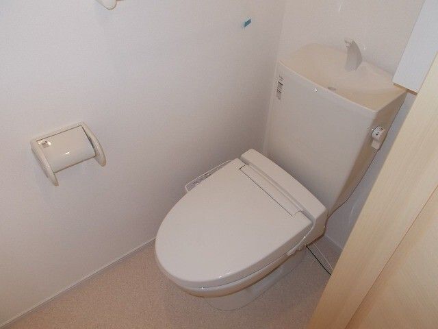 トイレ　＊参考写真