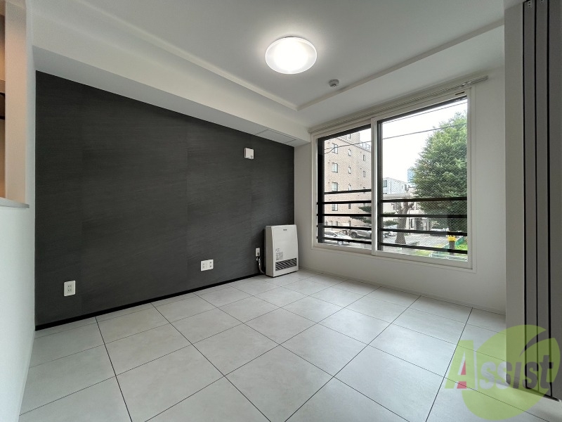 居室・リビング　白を基調とした明るい印象のお部屋になっています！