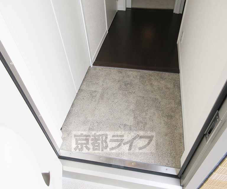 玄関　段差の少ない玄関です