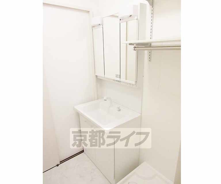 その他設備　大きな洗面台