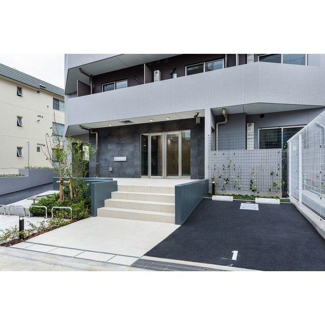 エントランス　毎日通るエントランスはこのようになっています