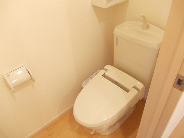 トイレ　落ち着いたトイレです