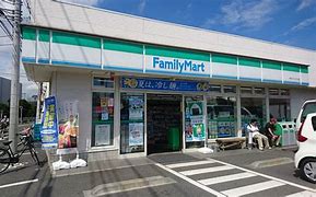 コンビニ　ファミリーマート 湘南港が丘店（コンビニ）まで410m