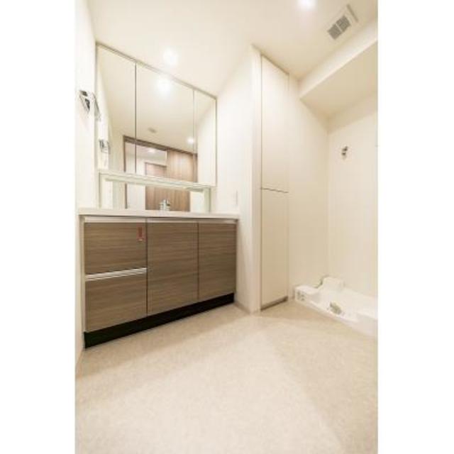 洗面設備　※写真は同タイプ住戸です。