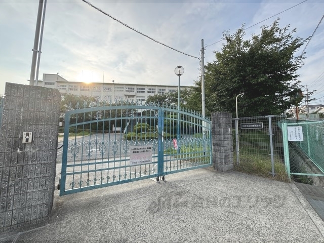 中学校　川西市立川西中学校（中学校）まで650m
