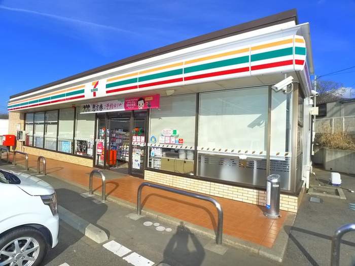 コンビニ　セブンイレブン（コンビニ）まで750m