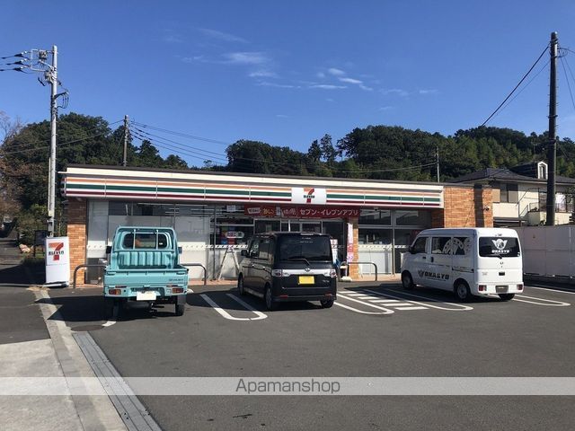 コンビニ　セブンイレブン（コンビニ）まで502m
