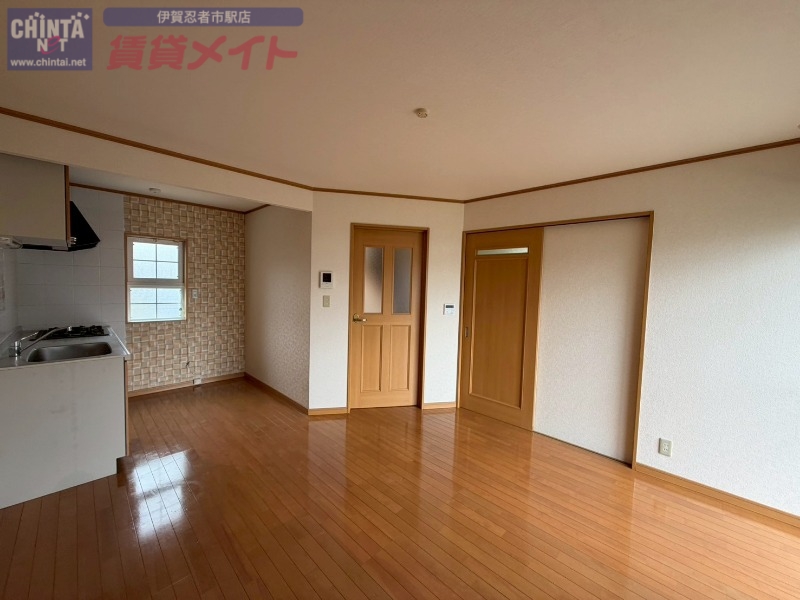 居室・リビング　別部屋参考写真となります。