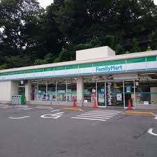 コンビニ　ファミリーマート 用賀の杜店（コンビニ）まで257m