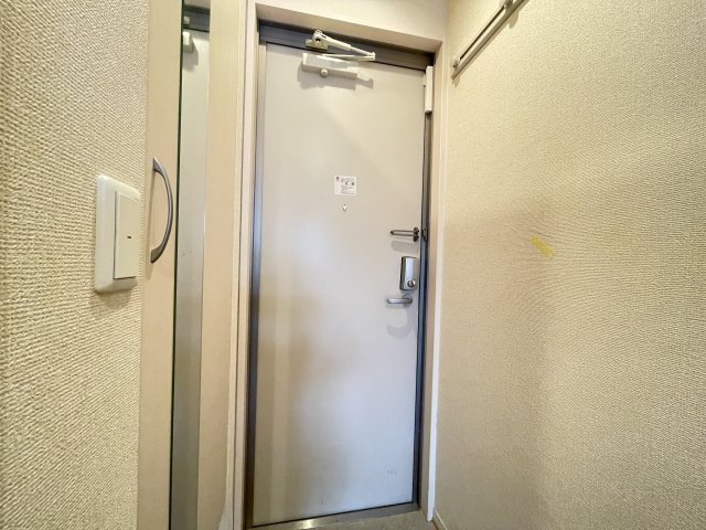 玄関　※別部屋参考写真※