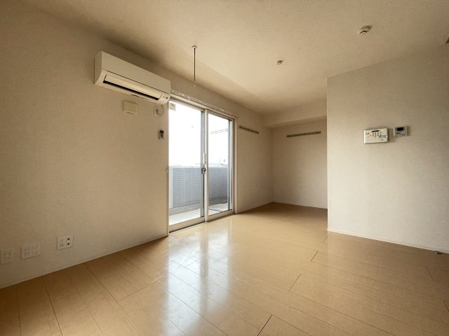 居室・リビング　※別部屋参考写真※