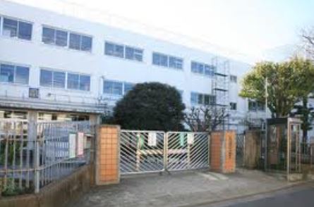 中学校　世田谷区立世田谷中学校（中学校）まで662m