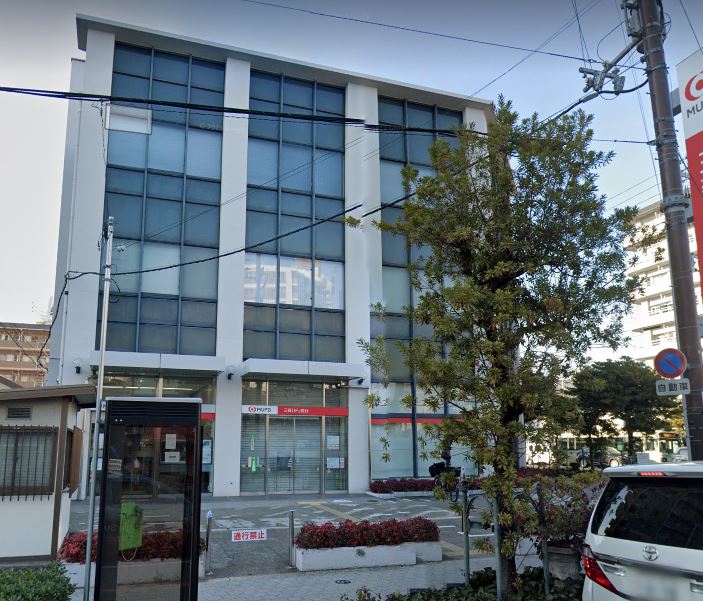 銀行　三菱UFJ銀行北畠支店（銀行）まで300m