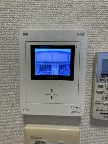 セキュリティ　来訪者の確認のできるモニタ付インターホン