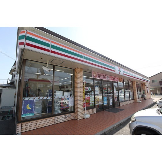 コンビニ　セブンイレブン松本島内店（コンビニ）まで135m